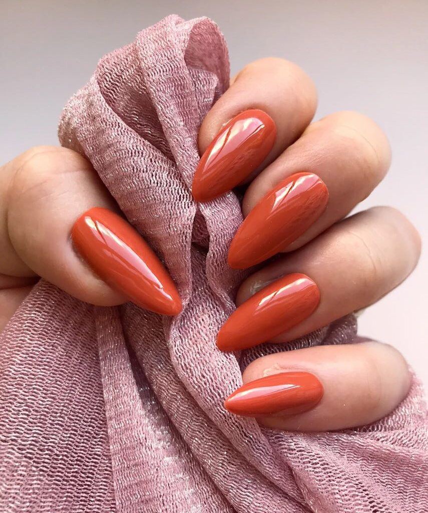 almond-nails-red