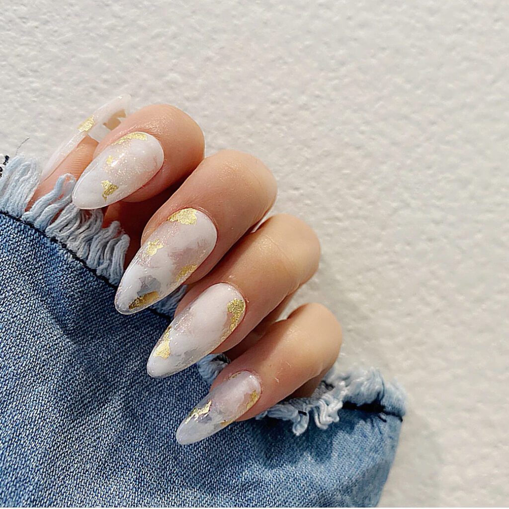 white-nails-03